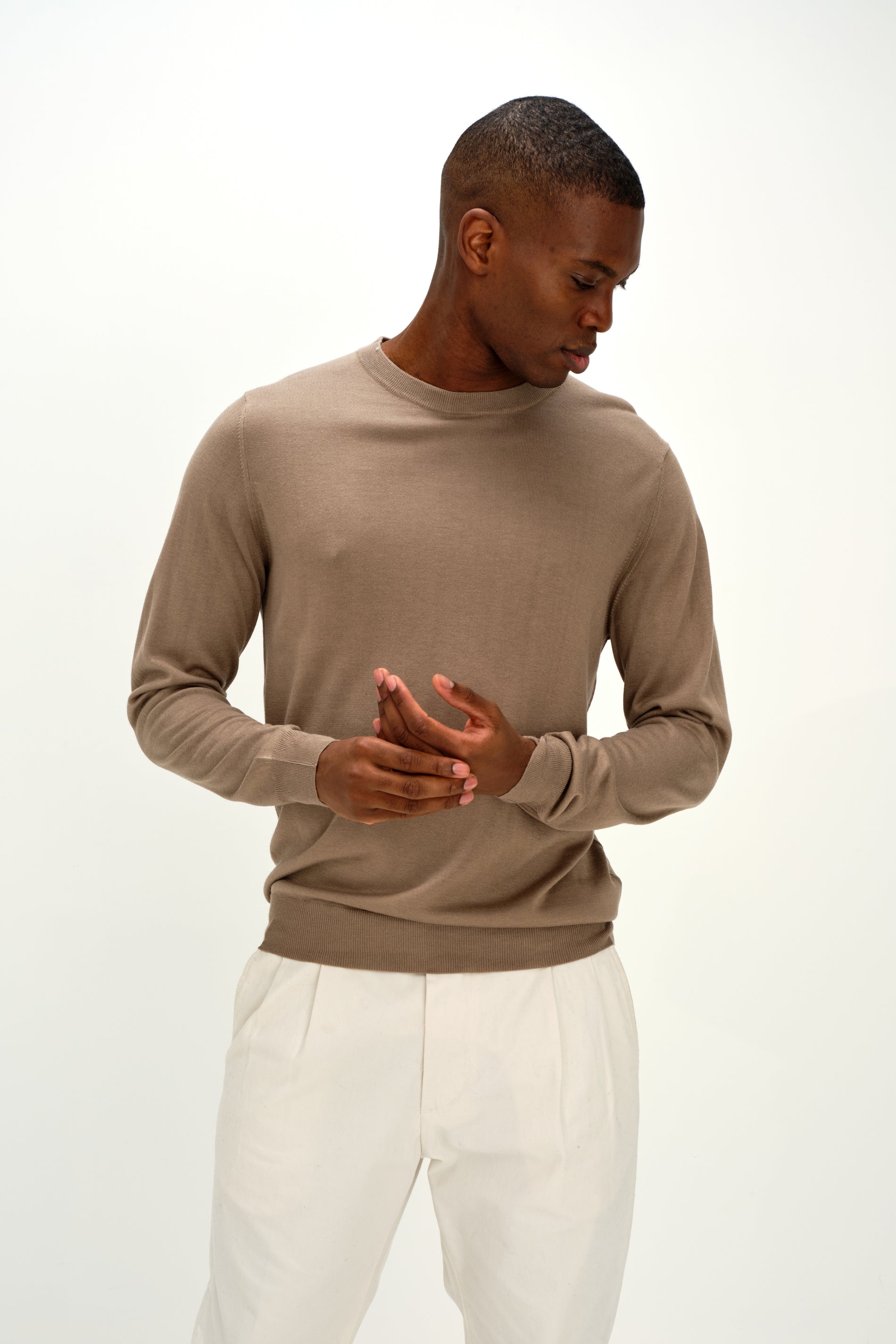 Davida Man Fine Knit O-neck Sweater Sweaters Mink