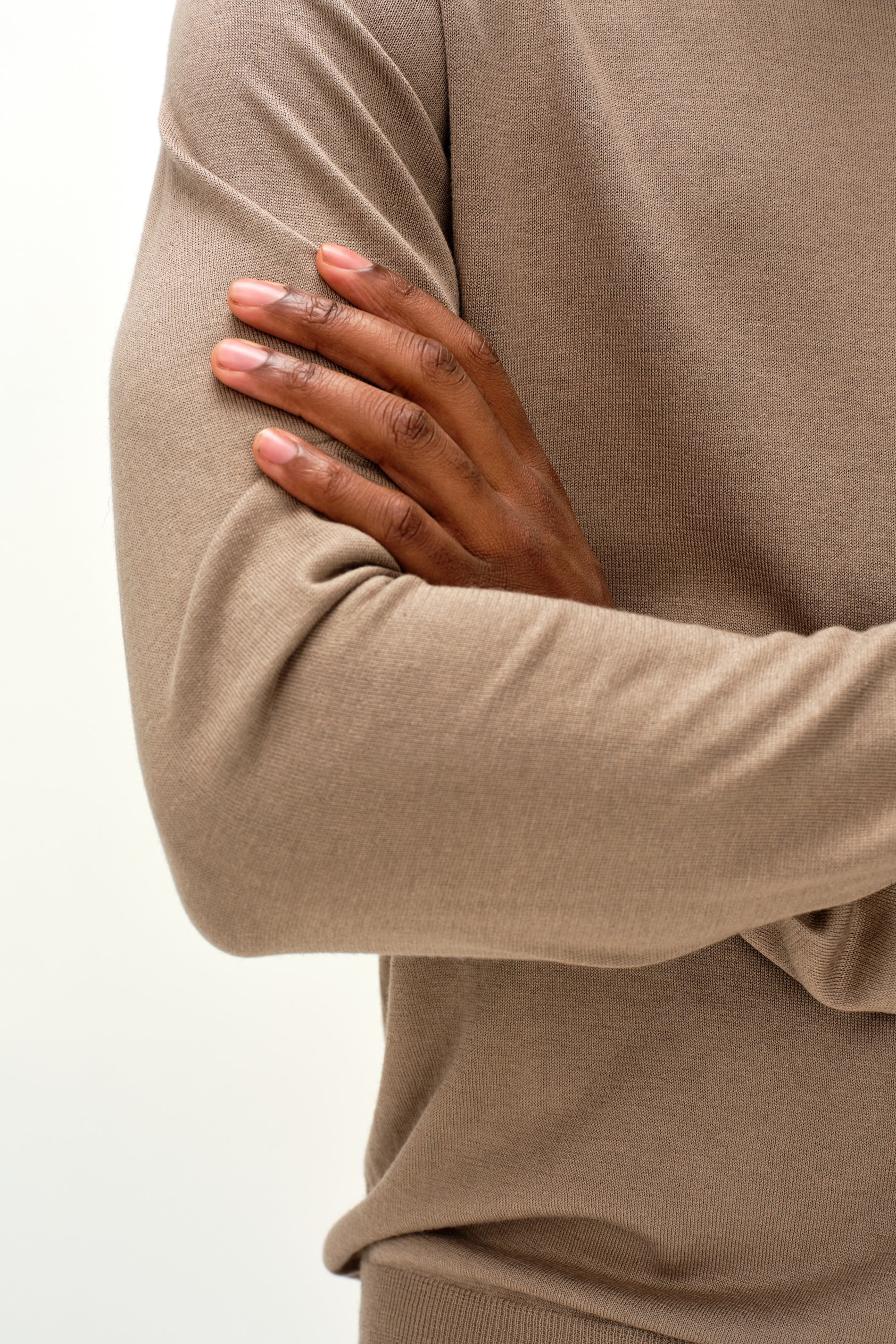 Davida Man Fine Knit O-neck Sweater Sweaters Mink