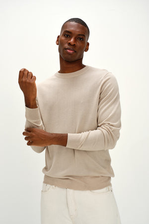 Man Fine Knit O-neck Sweater - Sand Stone