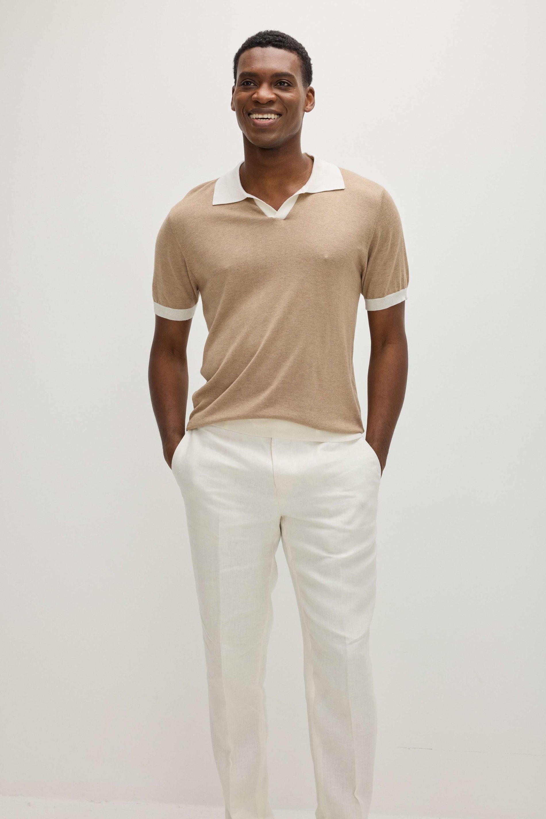 Davida Man Fine Knit Open Collar Block Color T-Shirt Sweaters Mink/White