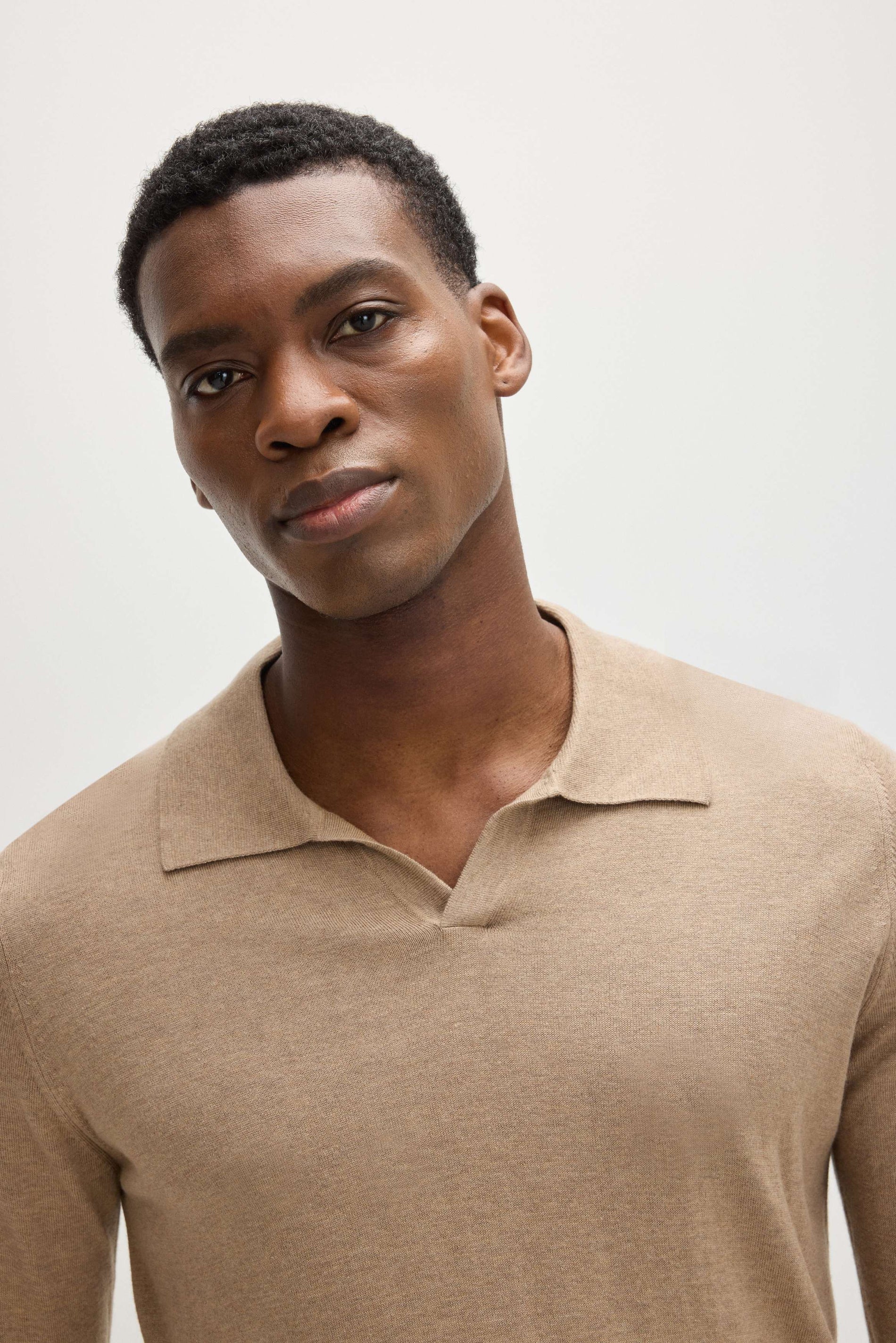 Davida Man Fine Knit Open Collar Sweater Sweaters Mink