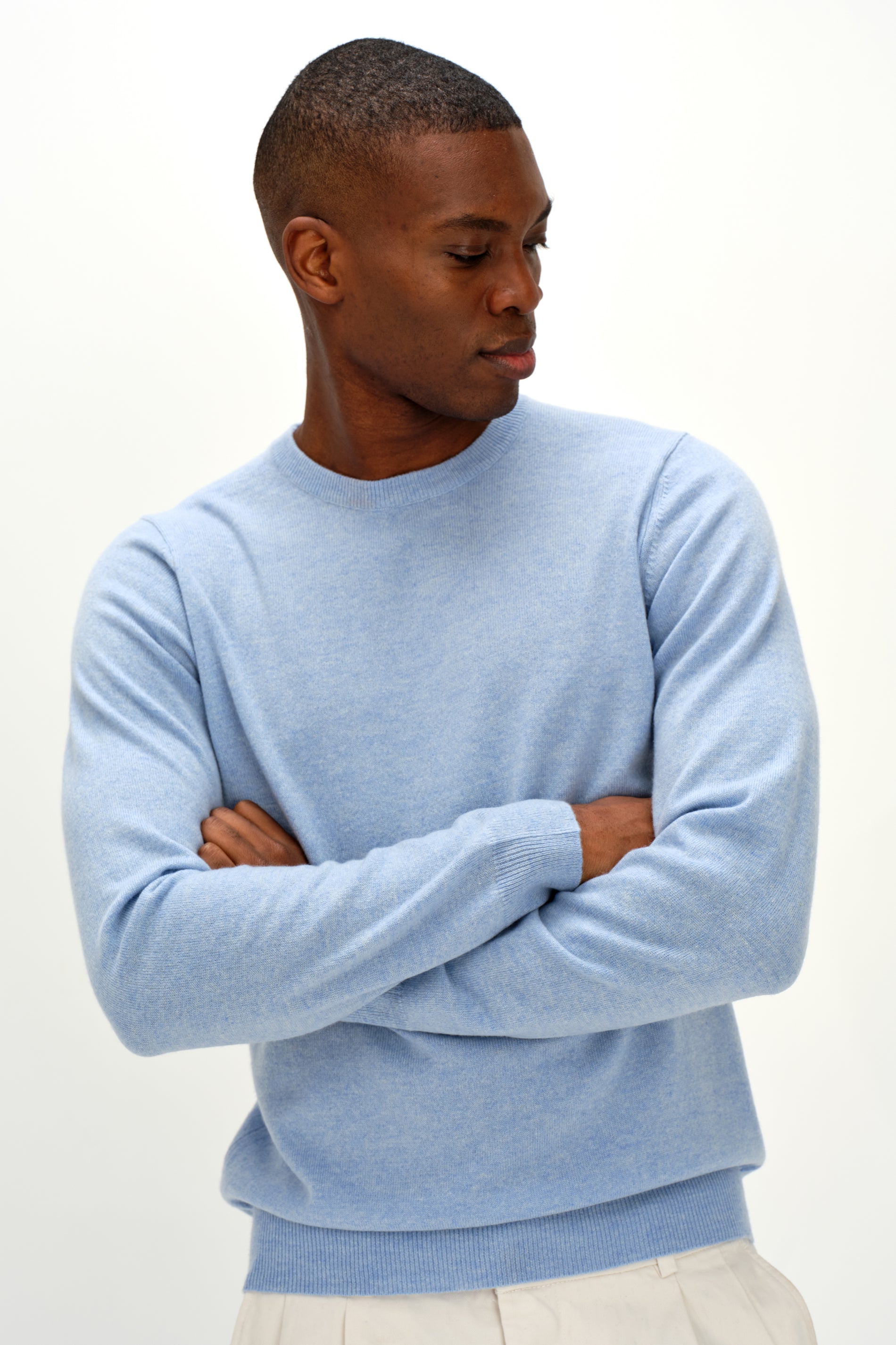 Davida Man O-neck Plain Sweaters Blue Fog
