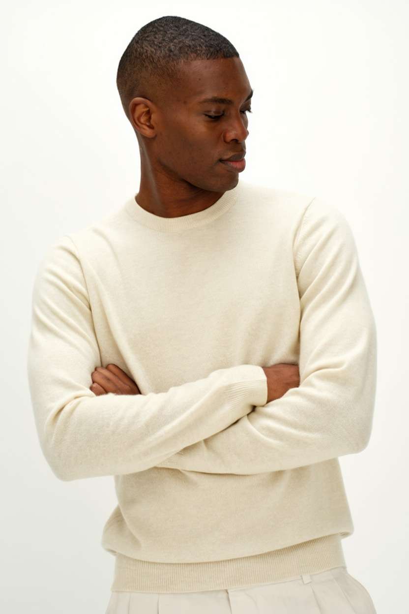 Davida Man O-neck Plain Sweaters White