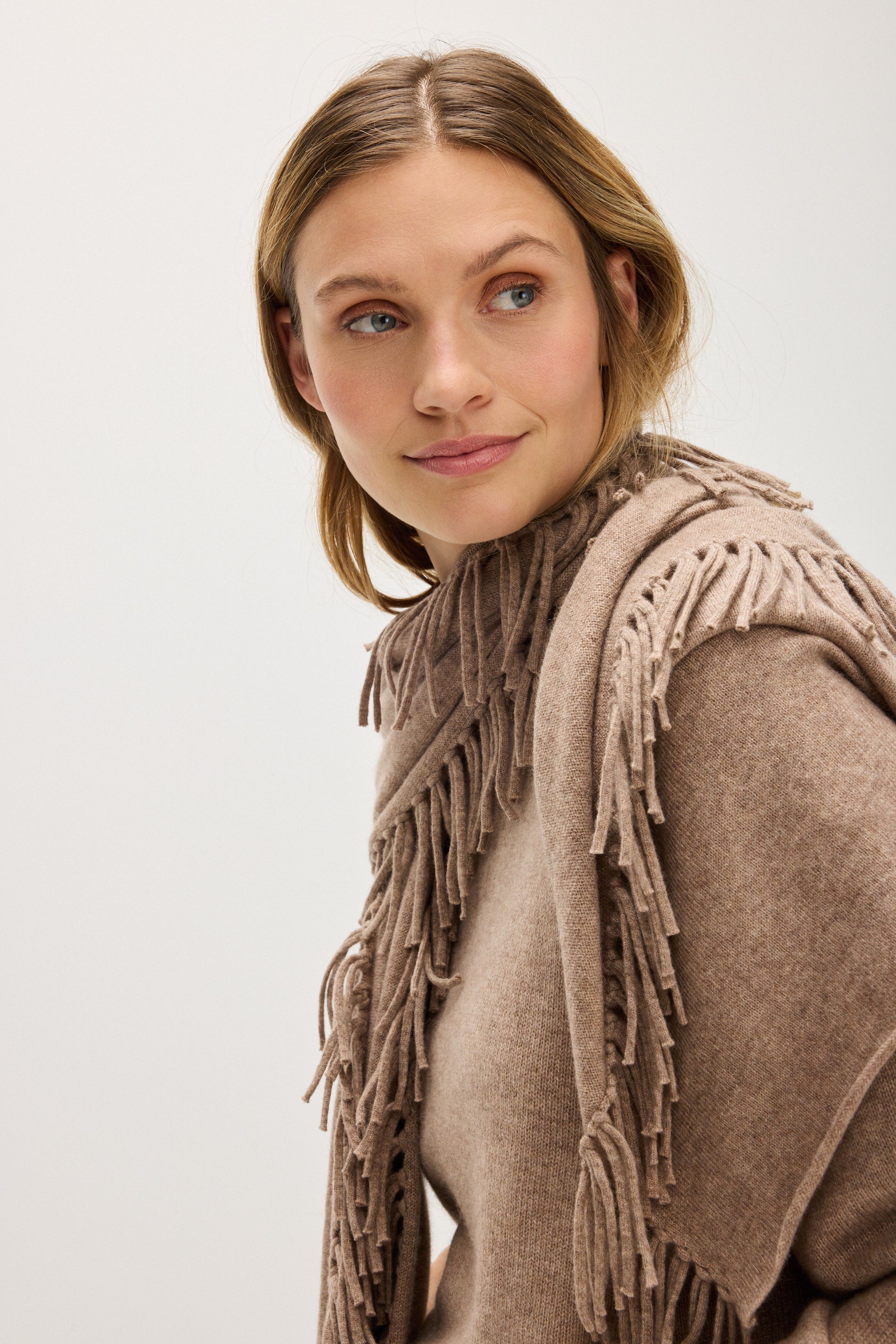 Davida Scarf Fringes Scarf Mink