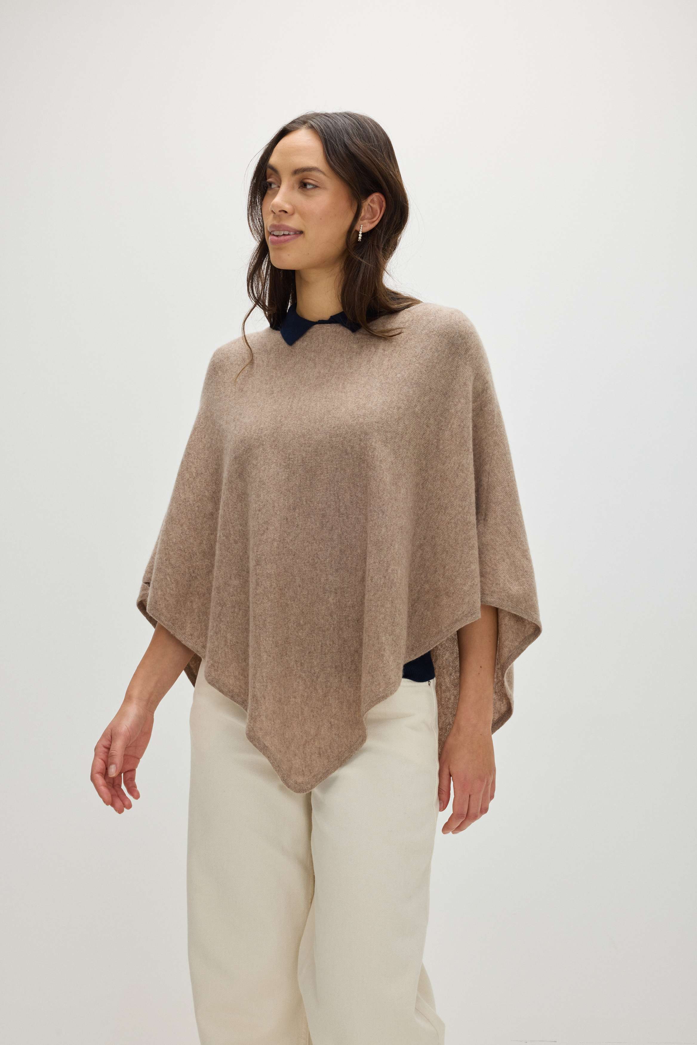 Triangle Poncho - Poncho - Mink – Davida Cashmere