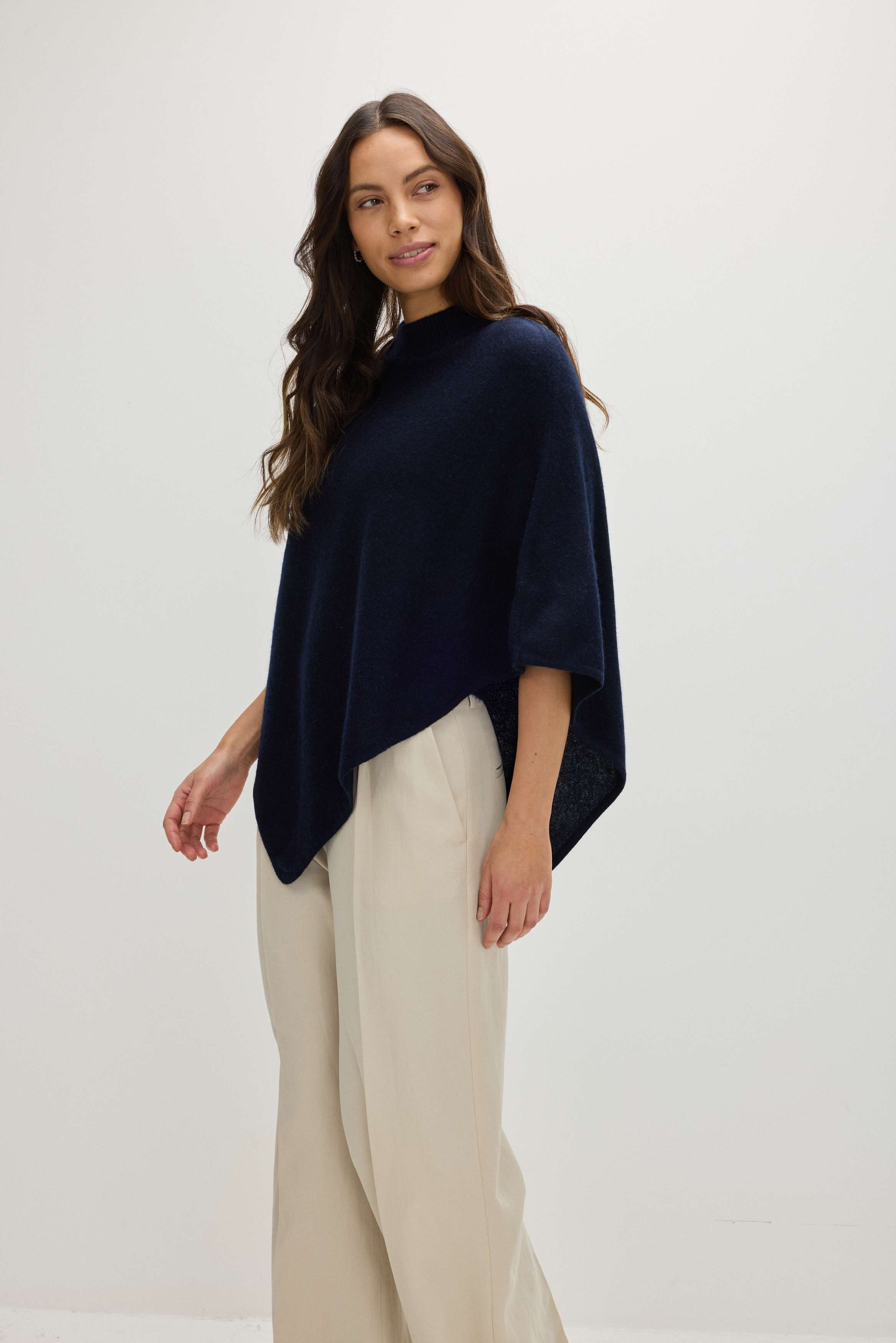 Triangle Poncho - Poncho - Navy – Davida Cashmere
