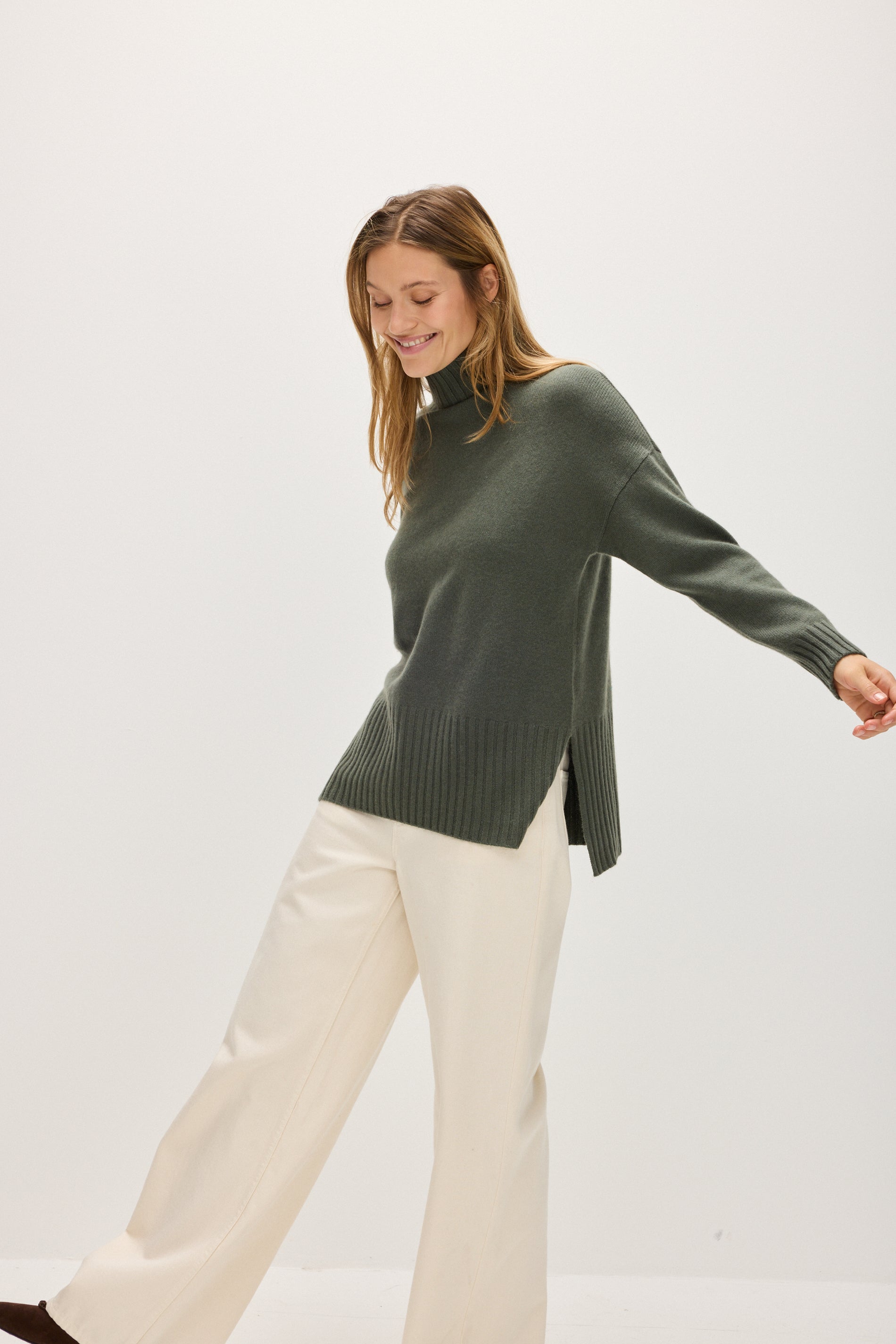 Davida Turtleneck Oversized Slits Sweaters Army Green
