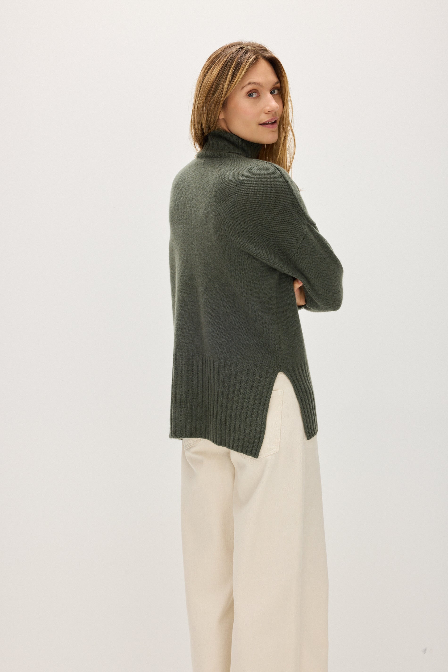 Davida Turtleneck Oversized Slits Sweaters Army Green