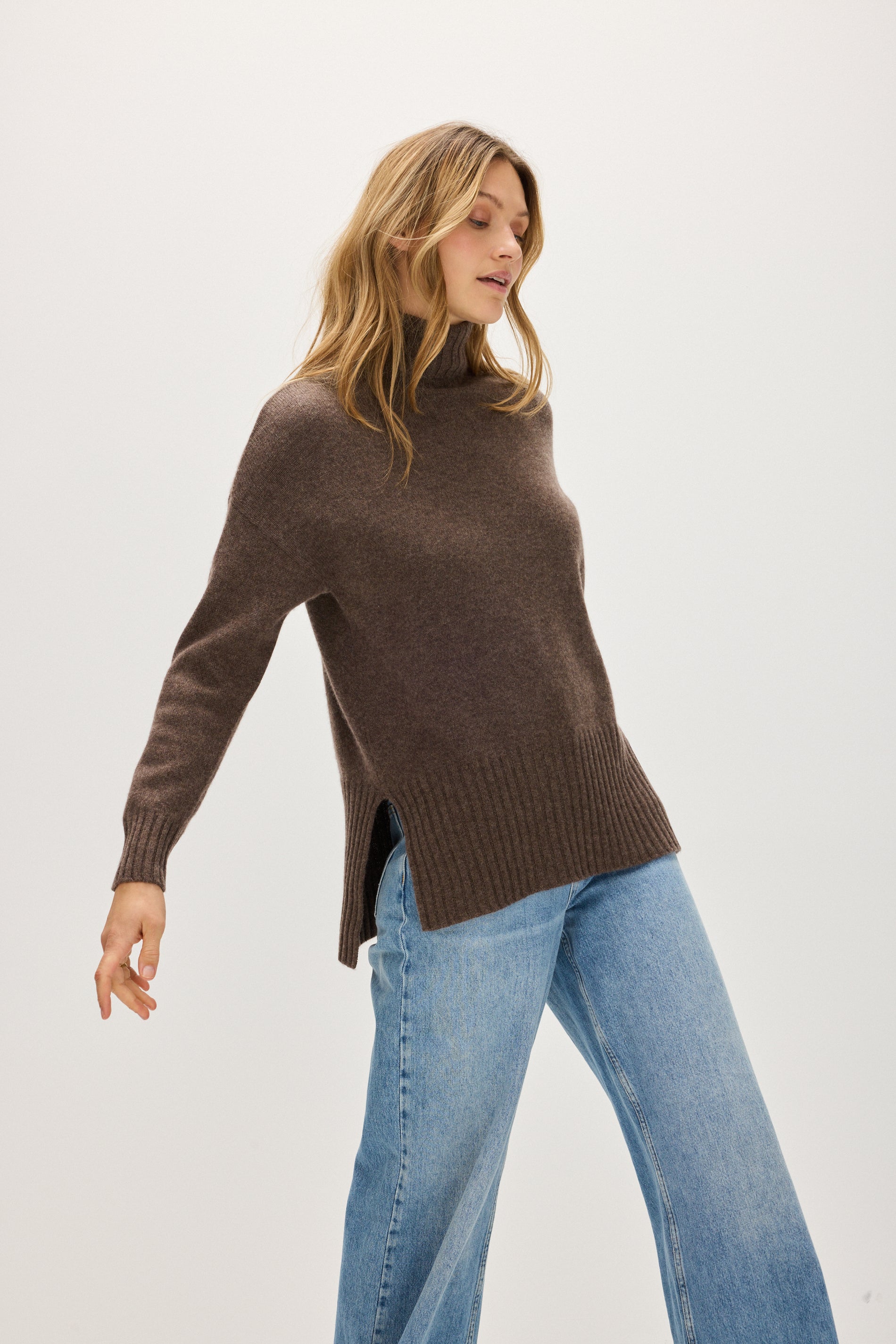 Davida Turtleneck Oversized Slits Sweaters Cacao