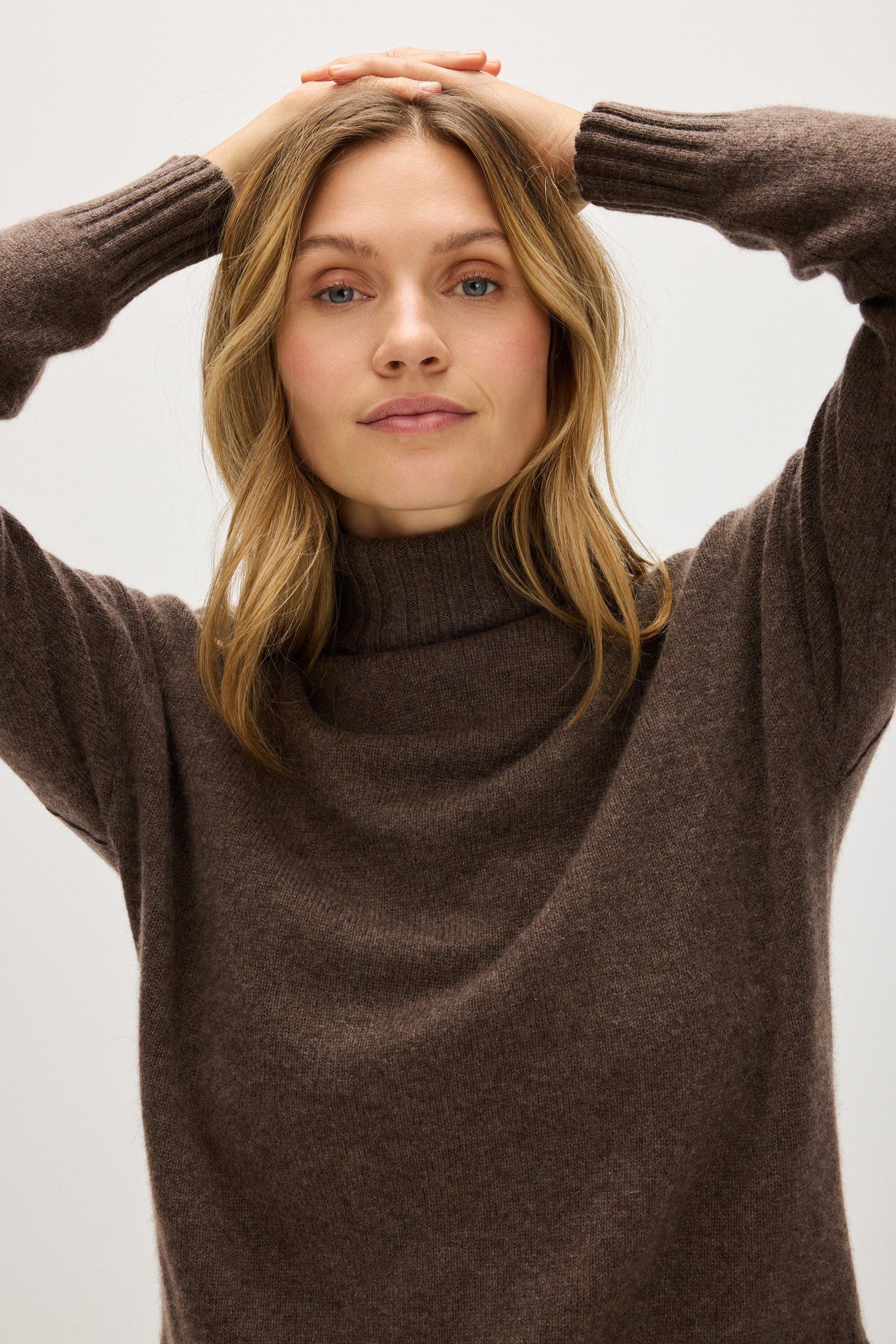 Davida Turtleneck Oversized Slits Sweaters Cacao