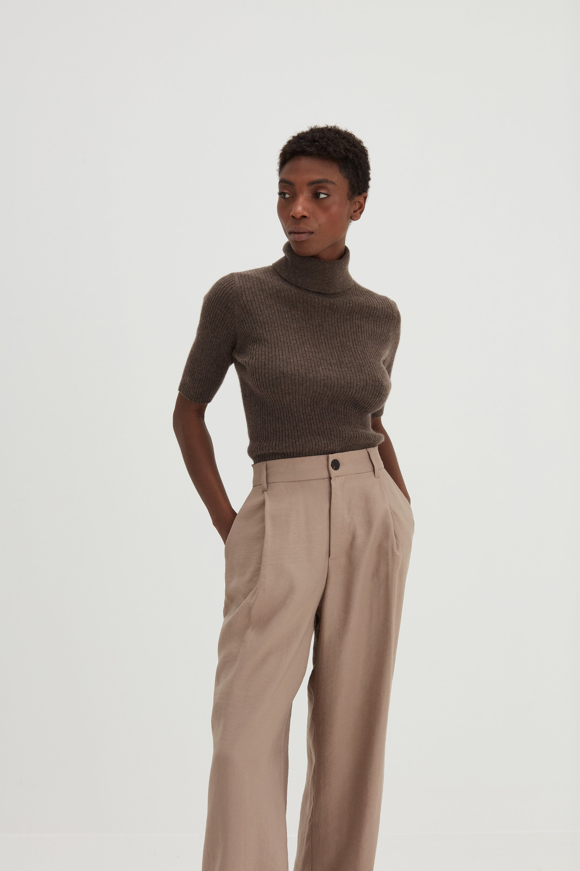 Davida Turtleneck Rib T-shirt Sweaters Cacao