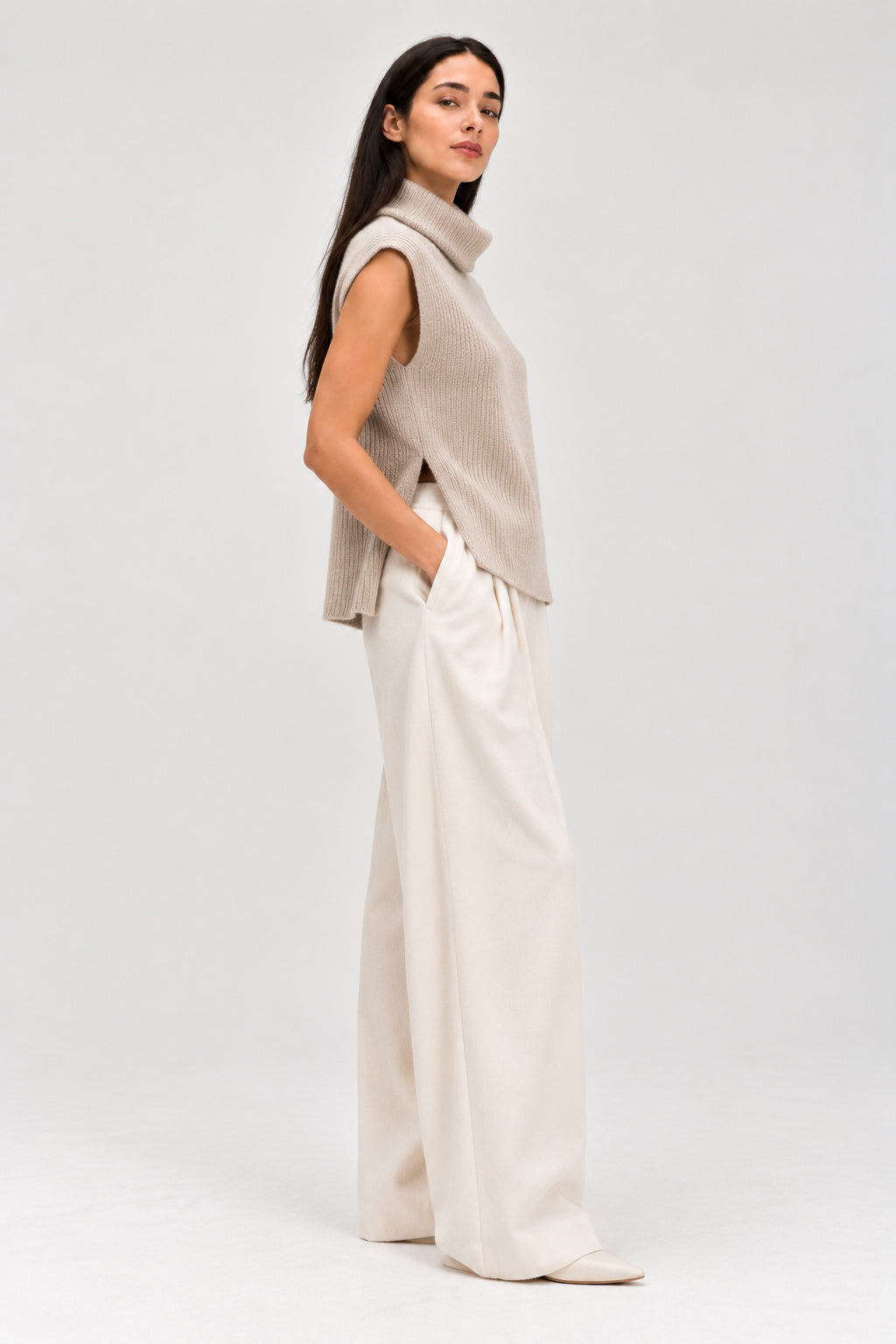 Davida Turtleneck Ribbed Vest Sweaters Light Beige