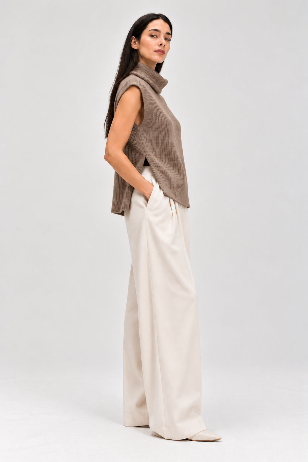 Davida Turtleneck Ribbed Vest Sweaters Mink