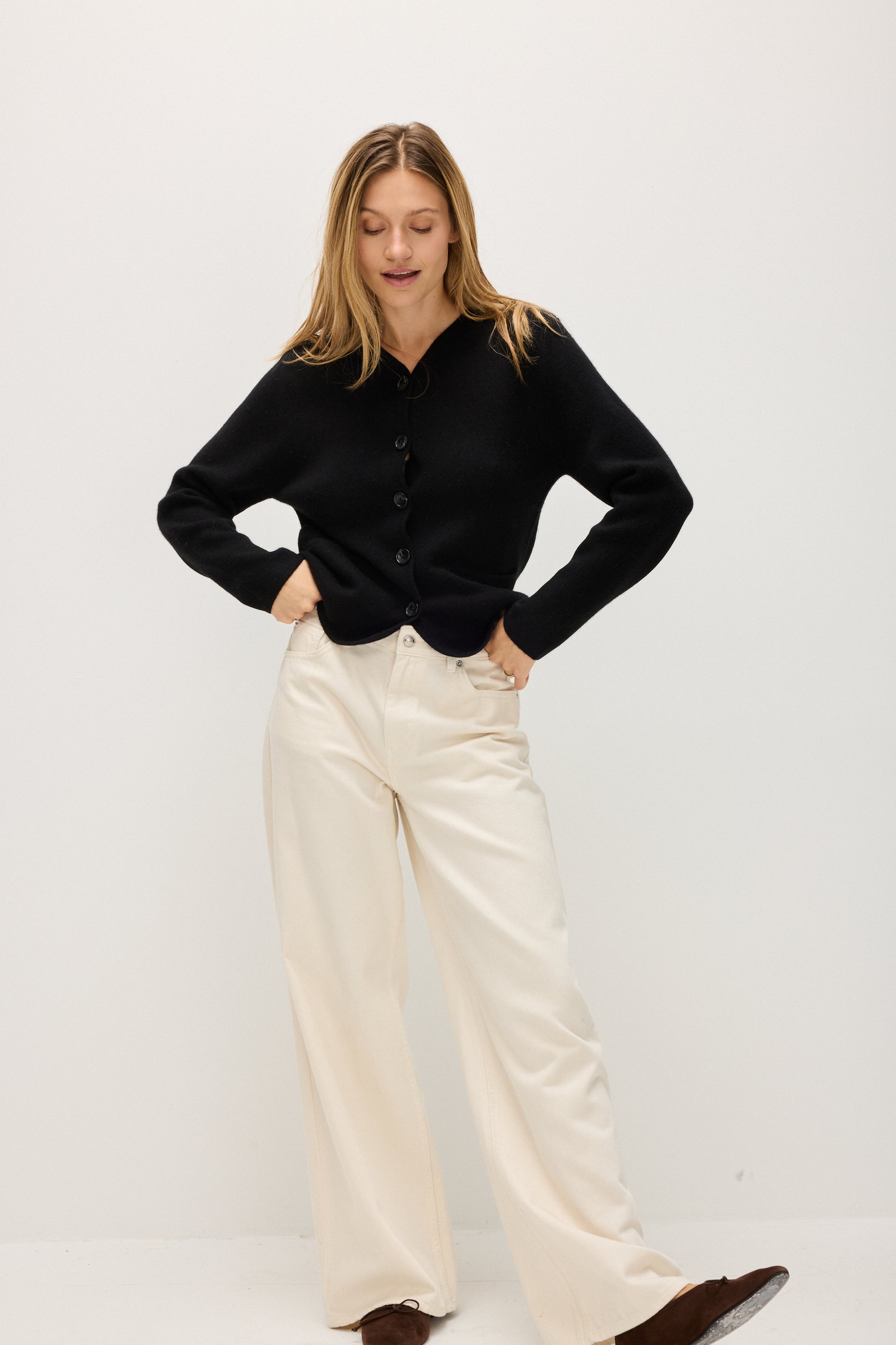 Davida V-neck Jacket Sweaters Black