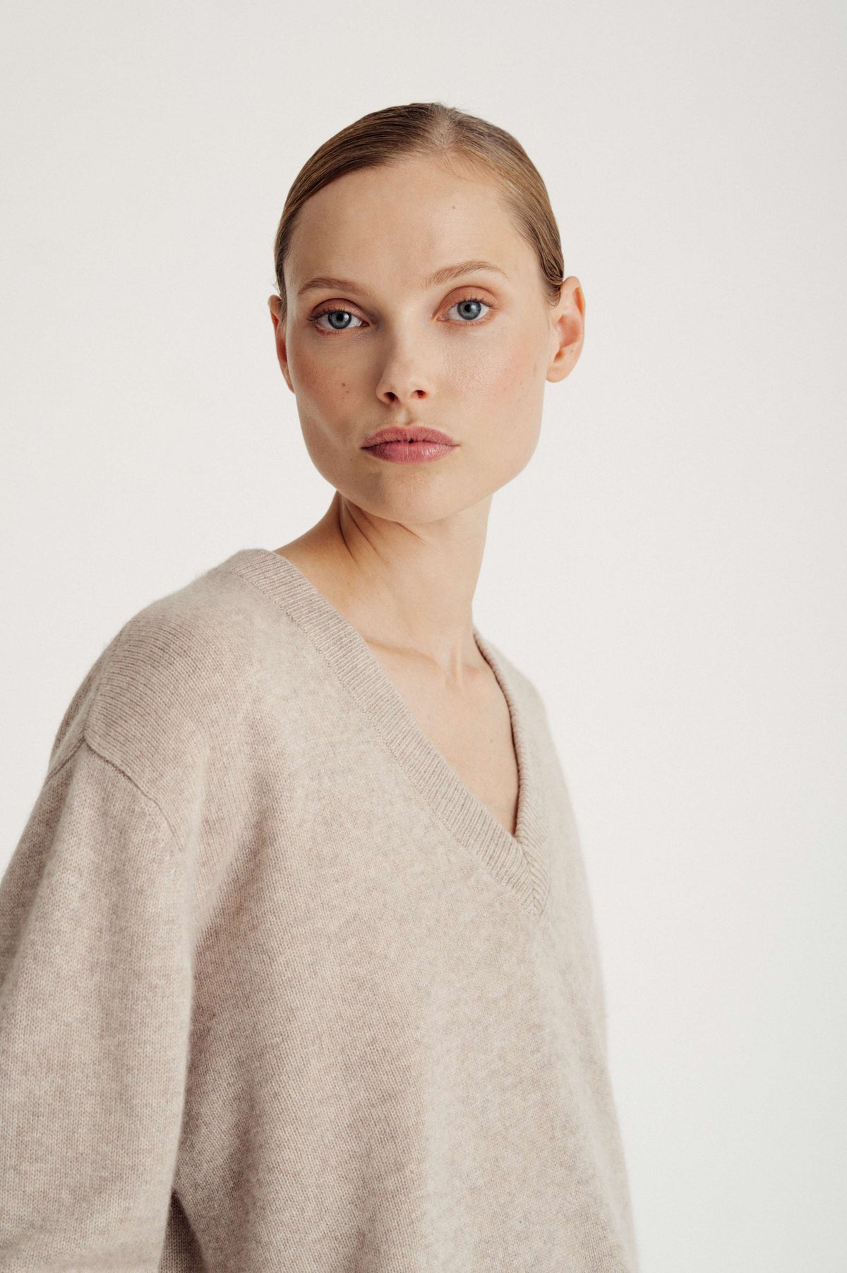 Davida chunky v-neck sweater Sweaters Sand