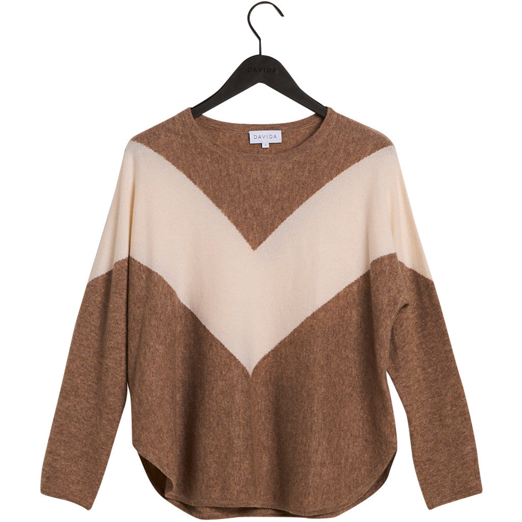 Davida curved v detail Sweaters Mink/White